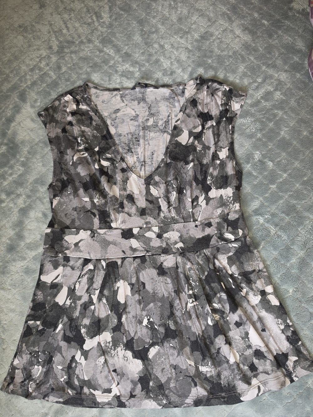 Banana Republic Gray Abstract Floral V-Neck Pleated Tunic Top Small